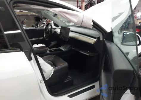 2021 Tesla Model Y Long Range Dual Motor All-Wheel Drive from USA, damaged, VIN 5YJYGDEE5MF242039
